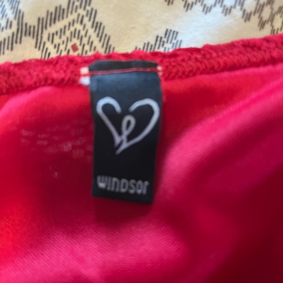 Lace short dress - Picture 2 of 3